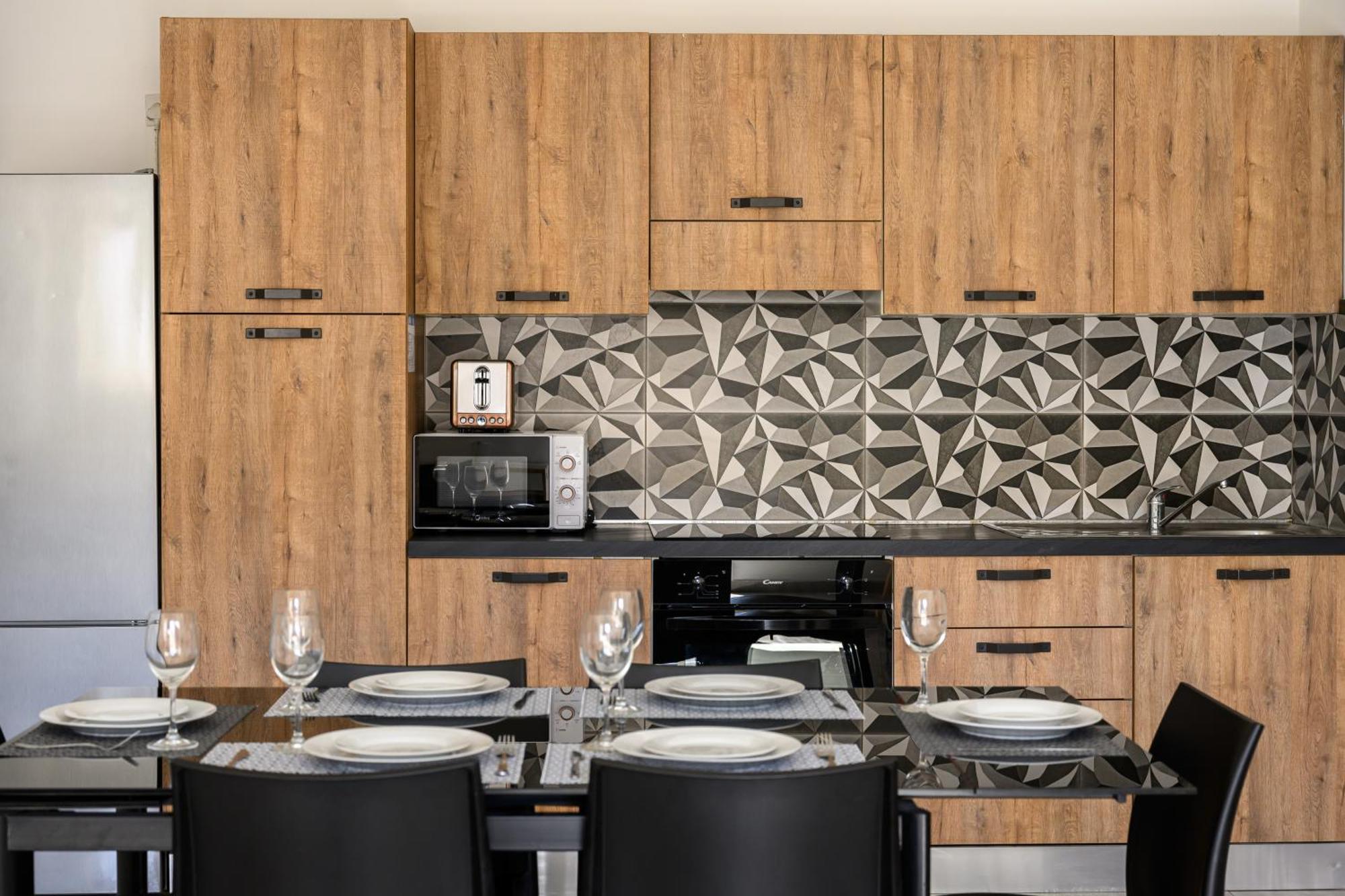 F9 Room 1, Private Double Room With Private Bathroom In Shared Flat مسيدا المظهر الخارجي الصورة
