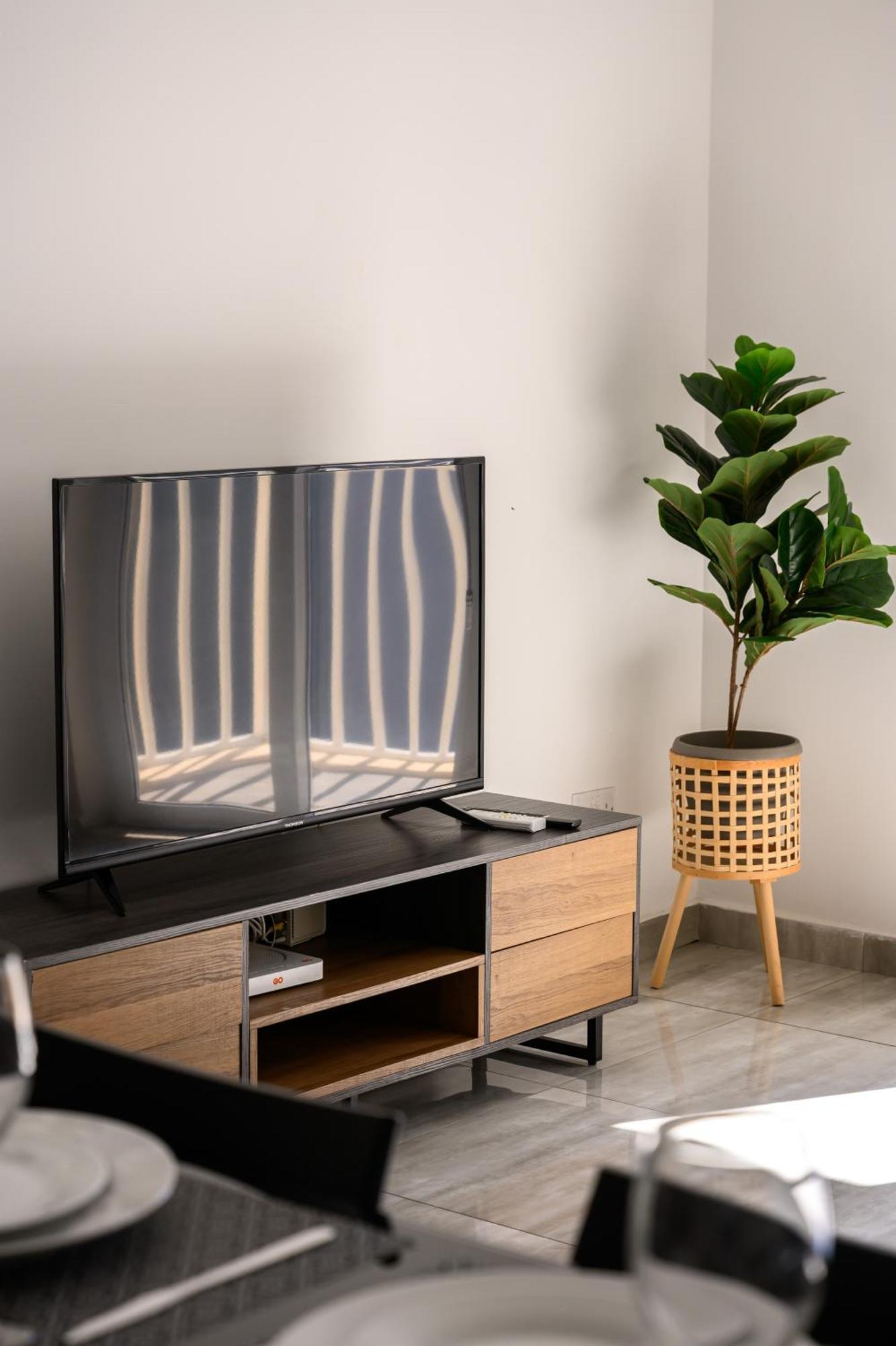 F9 Room 1, Private Double Room With Private Bathroom In Shared Flat مسيدا المظهر الخارجي الصورة