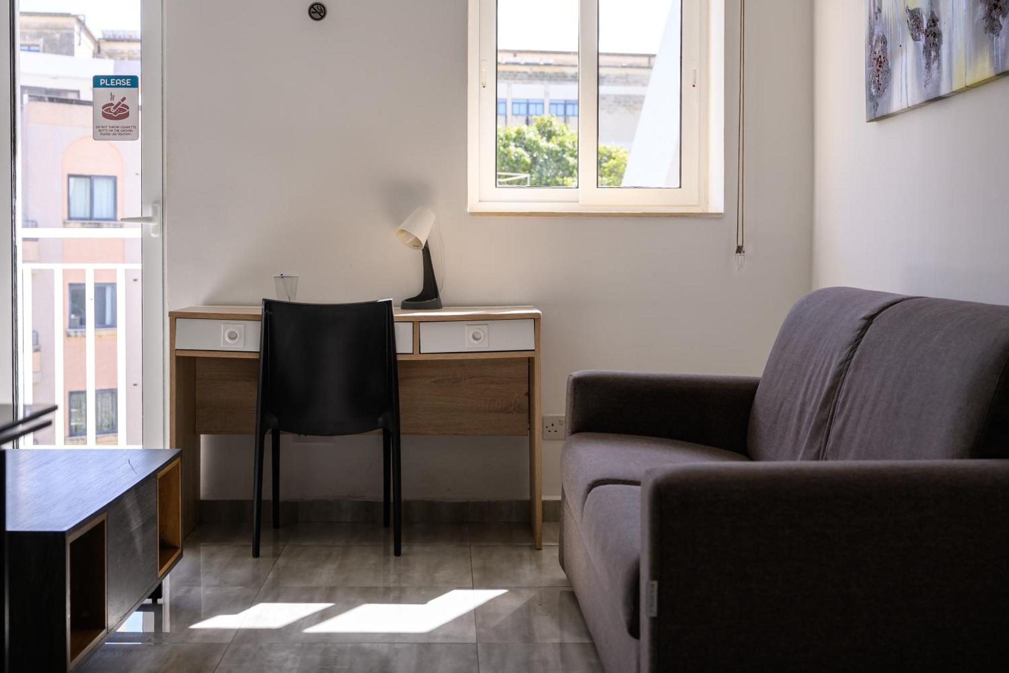 F9 Room 1, Private Double Room With Private Bathroom In Shared Flat مسيدا المظهر الخارجي الصورة