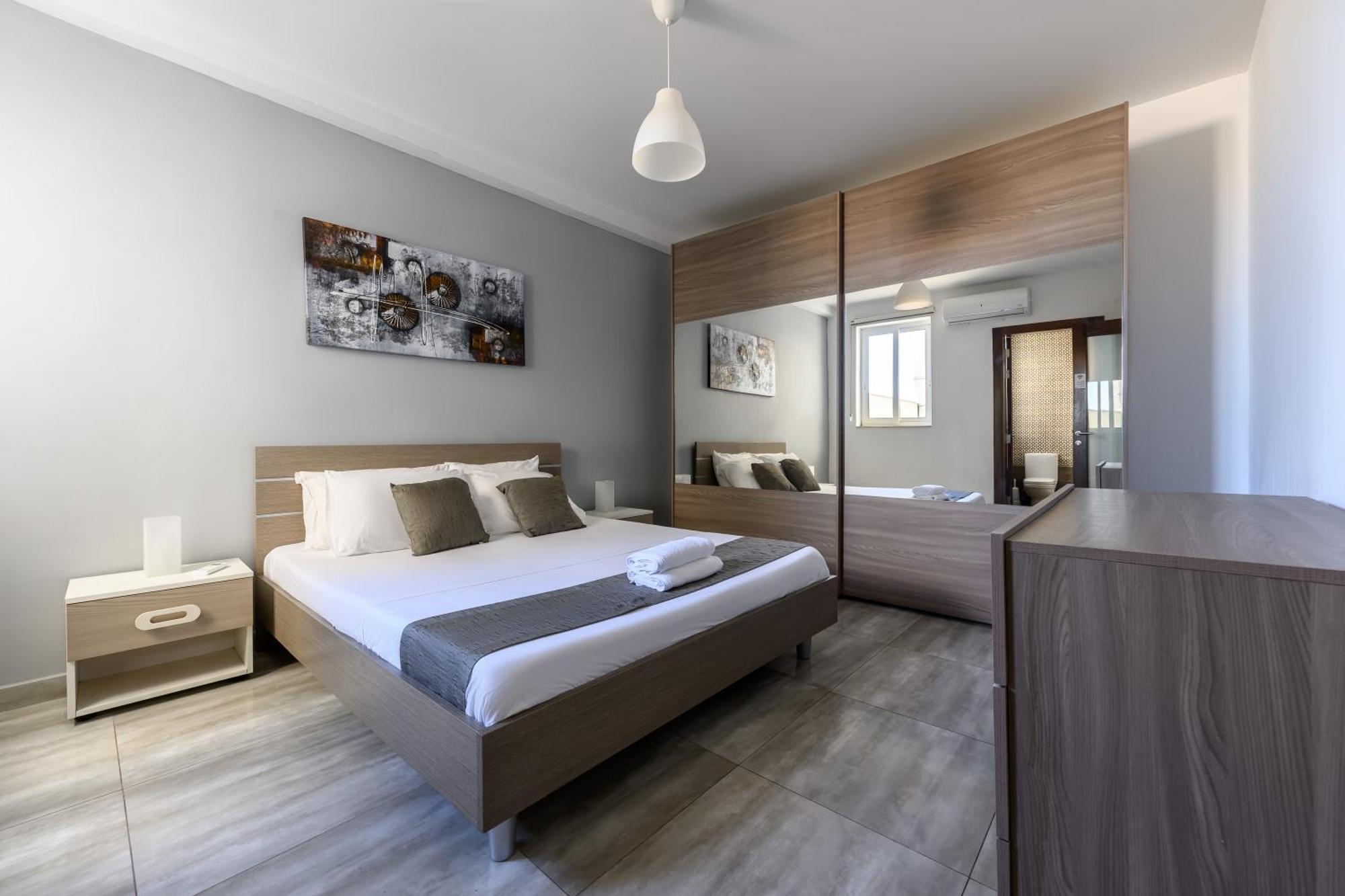 F9 Room 1, Private Double Room With Private Bathroom In Shared Flat مسيدا المظهر الخارجي الصورة