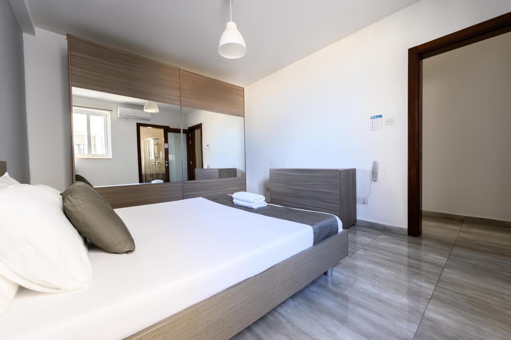 F9 Room 1, Private Double Room With Private Bathroom In Shared Flat مسيدا المظهر الخارجي الصورة