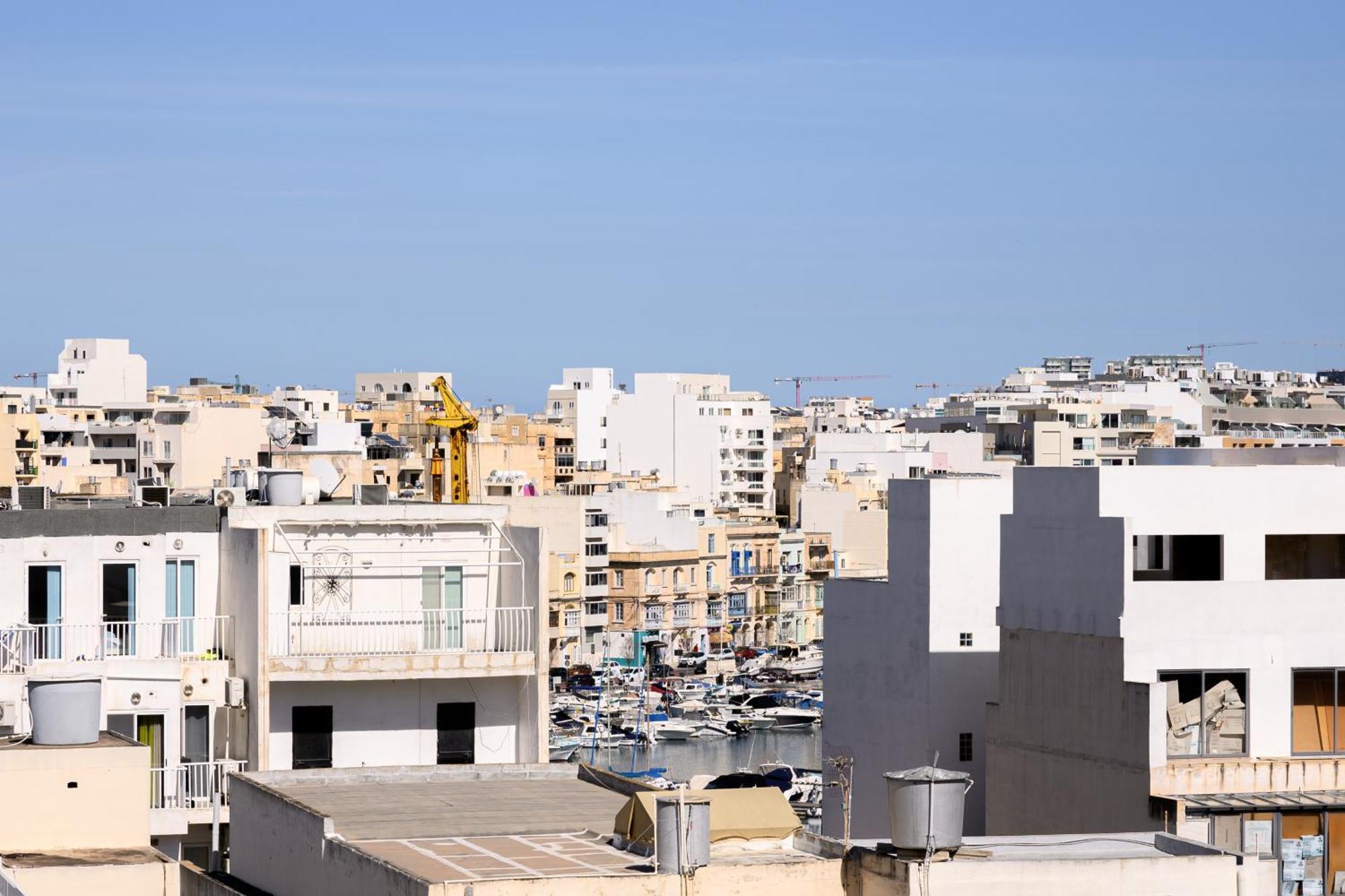 F9 Room 1, Private Double Room With Private Bathroom In Shared Flat مسيدا المظهر الخارجي الصورة